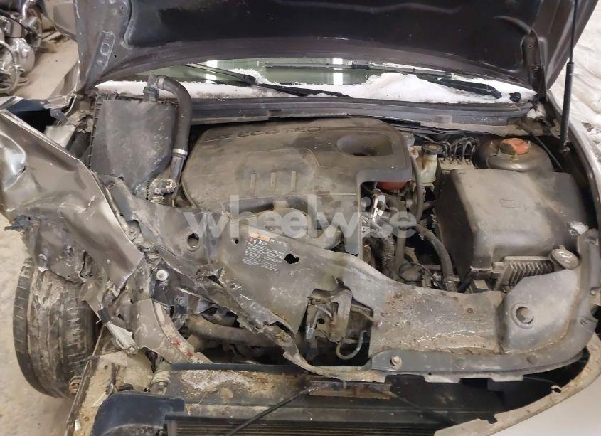 Photo 10 of 2010 Chevrolet Malibu LT (VIN 1G1ZD5EB9AF232025)