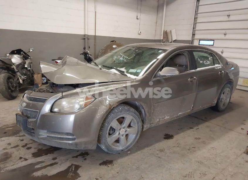 Photo 2 of 2010 Chevrolet Malibu LT (VIN 1G1ZD5EB9AF232025)