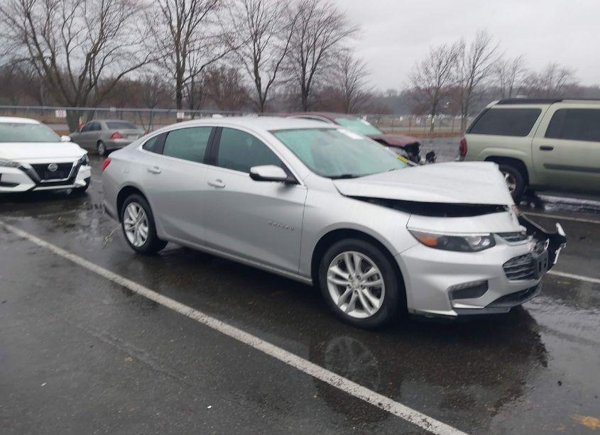 2018 Chevrolet Malibu LT (VIN 1G1ZD5ST0JF109422) main photo