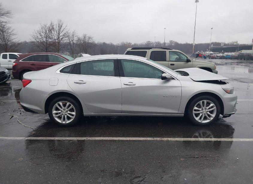 Photo 13 of 2018 Chevrolet Malibu LT (VIN 1G1ZD5ST0JF109422)