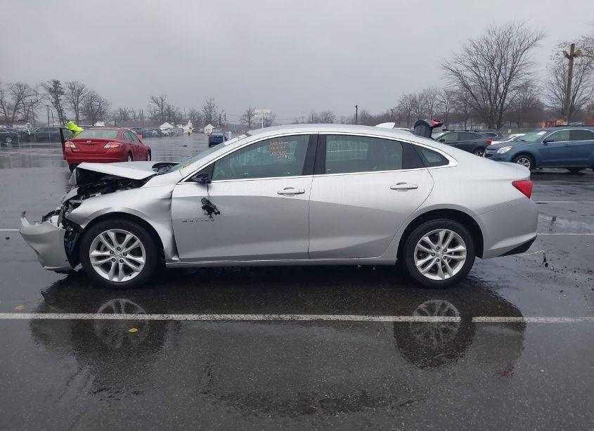 Photo 14 of 2018 Chevrolet Malibu LT (VIN 1G1ZD5ST0JF109422)