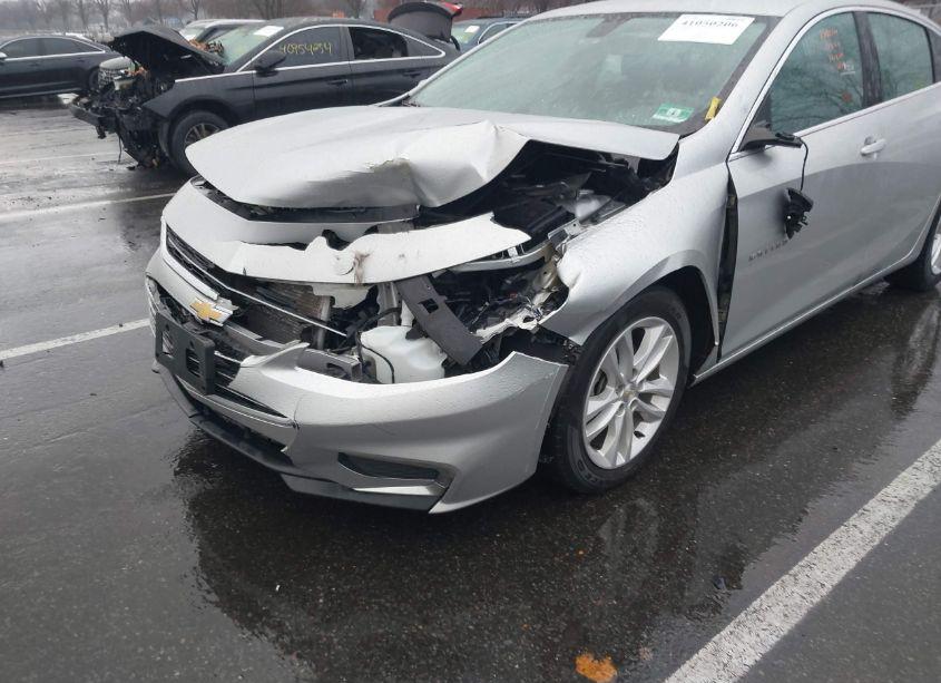 Photo 17 of 2018 Chevrolet Malibu LT (VIN 1G1ZD5ST0JF109422)