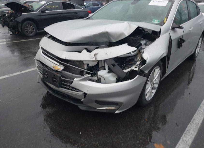 Photo 6 of 2018 Chevrolet Malibu LT (VIN 1G1ZD5ST0JF109422)