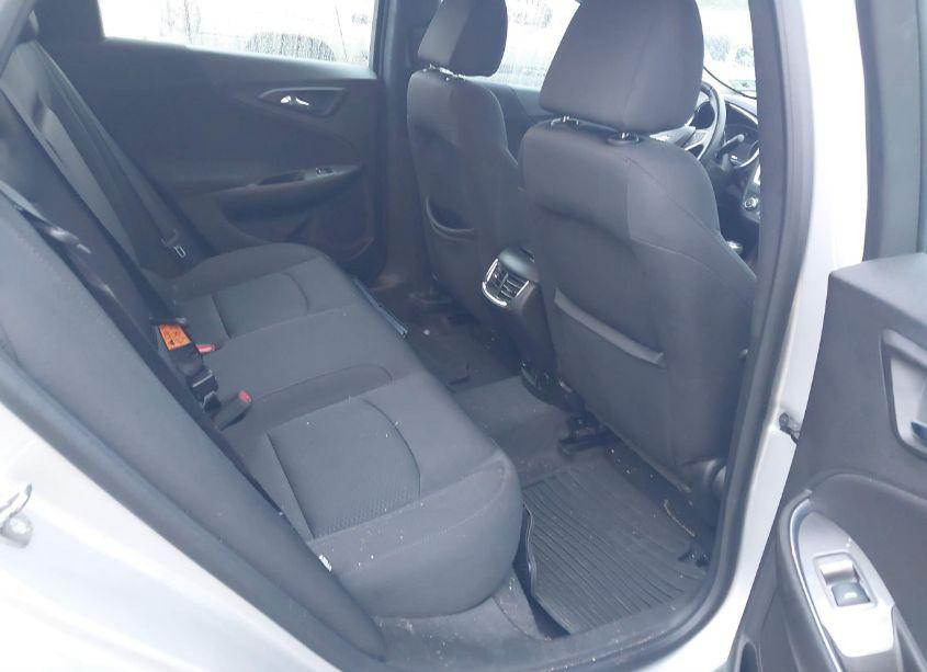 Photo 8 of 2018 Chevrolet Malibu LT (VIN 1G1ZD5ST0JF109422)