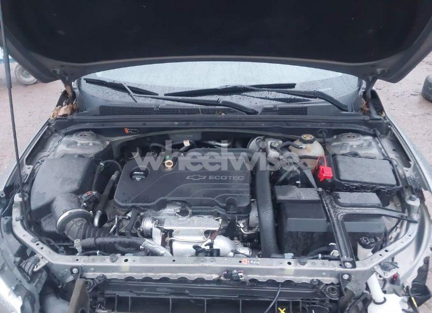 Photo 10 of 2018 Chevrolet Malibu LT (VIN 1G1ZD5ST0JF109498)