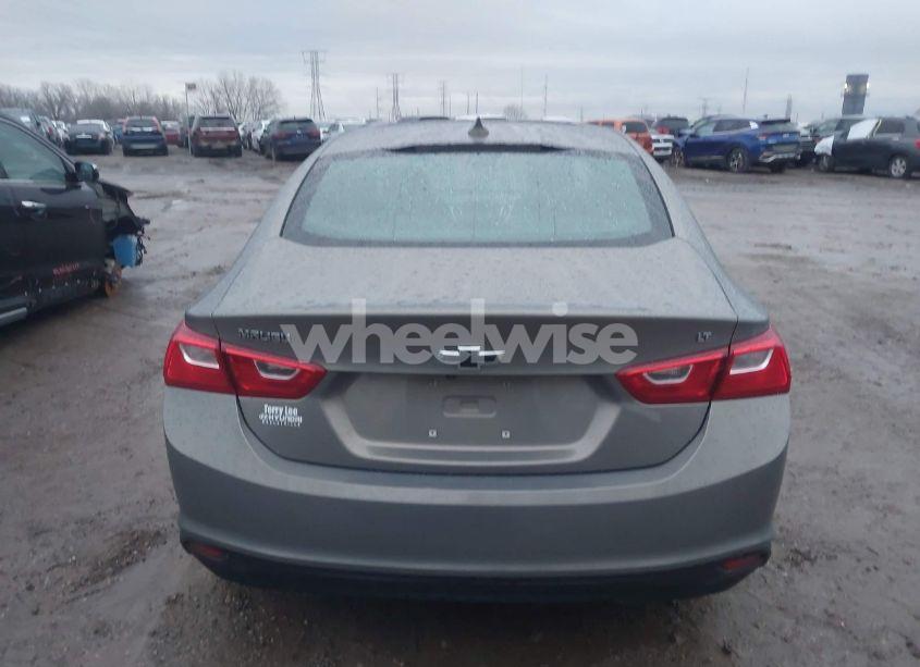 Photo 17 of 2018 Chevrolet Malibu LT (VIN 1G1ZD5ST0JF109498)