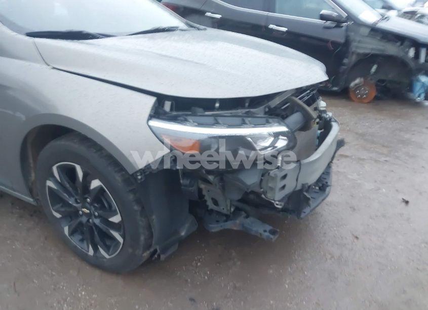 Photo 19 of 2018 Chevrolet Malibu LT (VIN 1G1ZD5ST0JF109498)