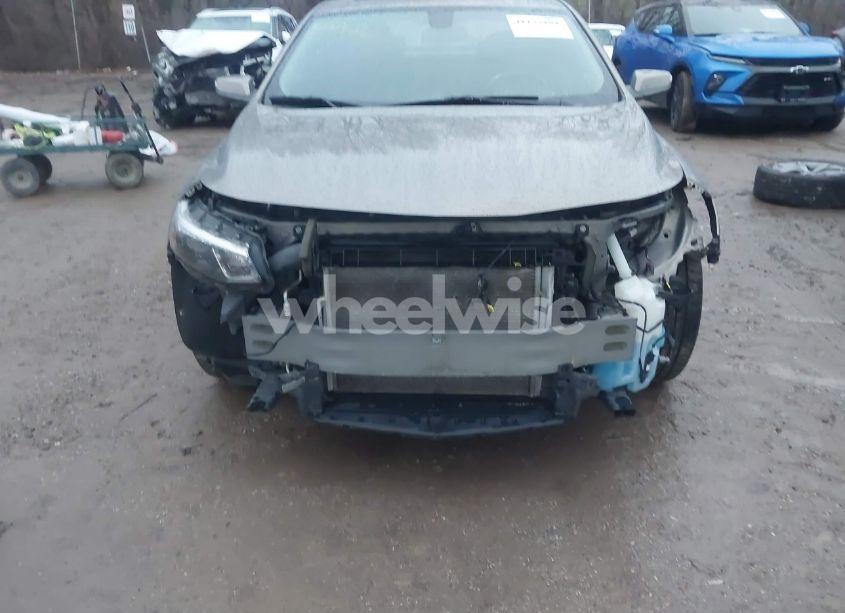 Photo 6 of 2018 Chevrolet Malibu LT (VIN 1G1ZD5ST0JF109498)