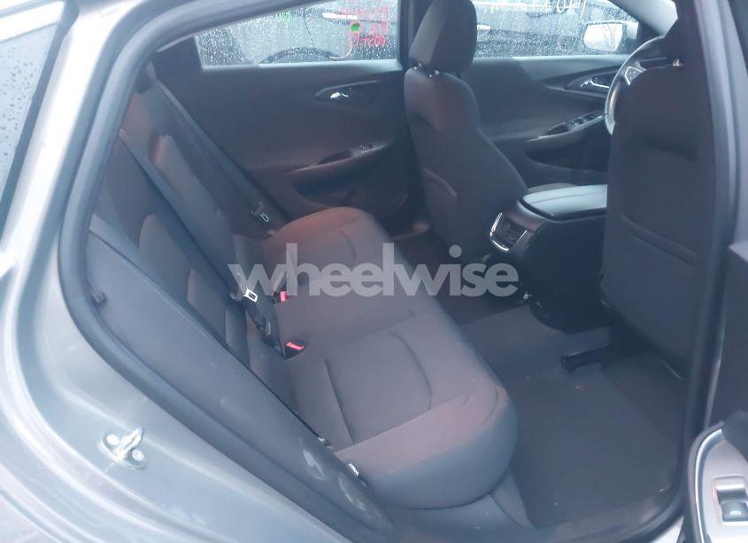 Photo 8 of 2018 Chevrolet Malibu LT (VIN 1G1ZD5ST0JF109498)