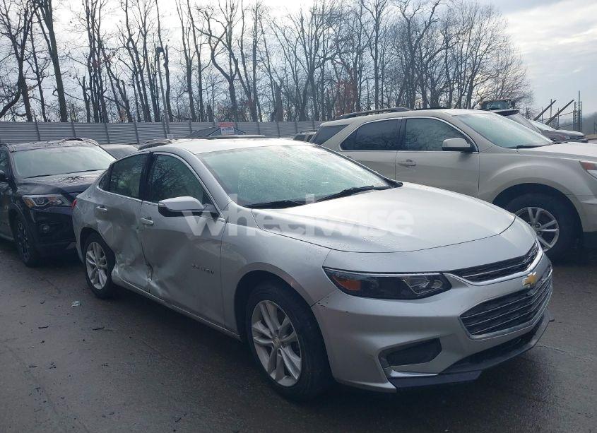 2018 Chevrolet Malibu LT (VIN 1G1ZD5ST0JF111221) main photo