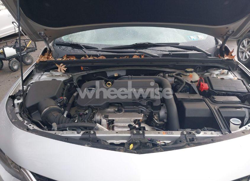 Photo 10 of 2018 Chevrolet Malibu LT (VIN 1G1ZD5ST0JF111221)