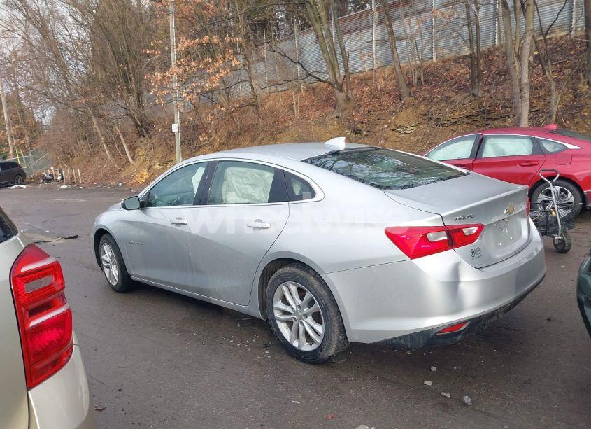 Photo 15 of 2018 Chevrolet Malibu LT (VIN 1G1ZD5ST0JF111221)