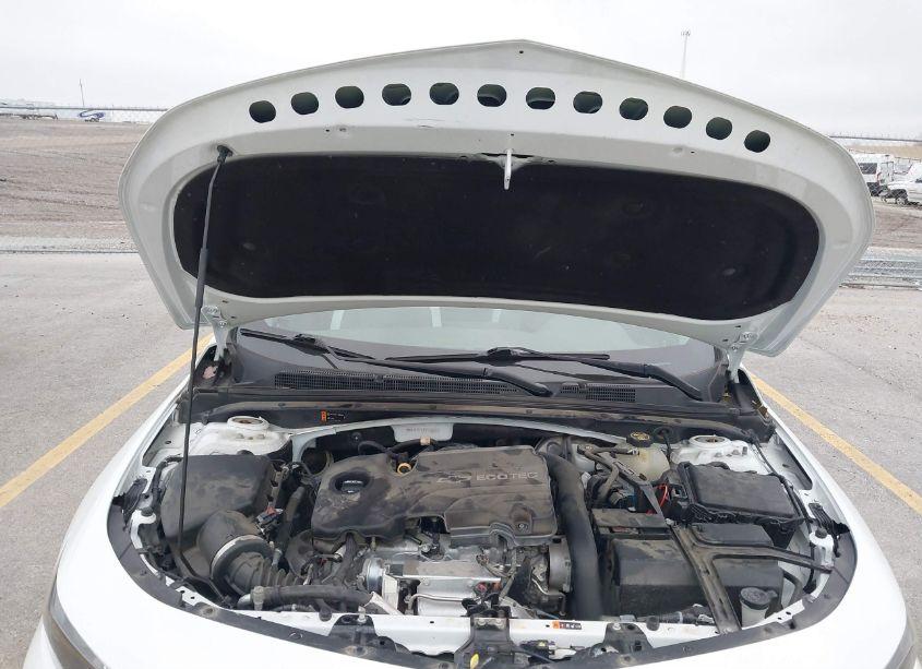 Photo 10 of 2018 Chevrolet Malibu LT (VIN 1G1ZD5ST0JF111882)