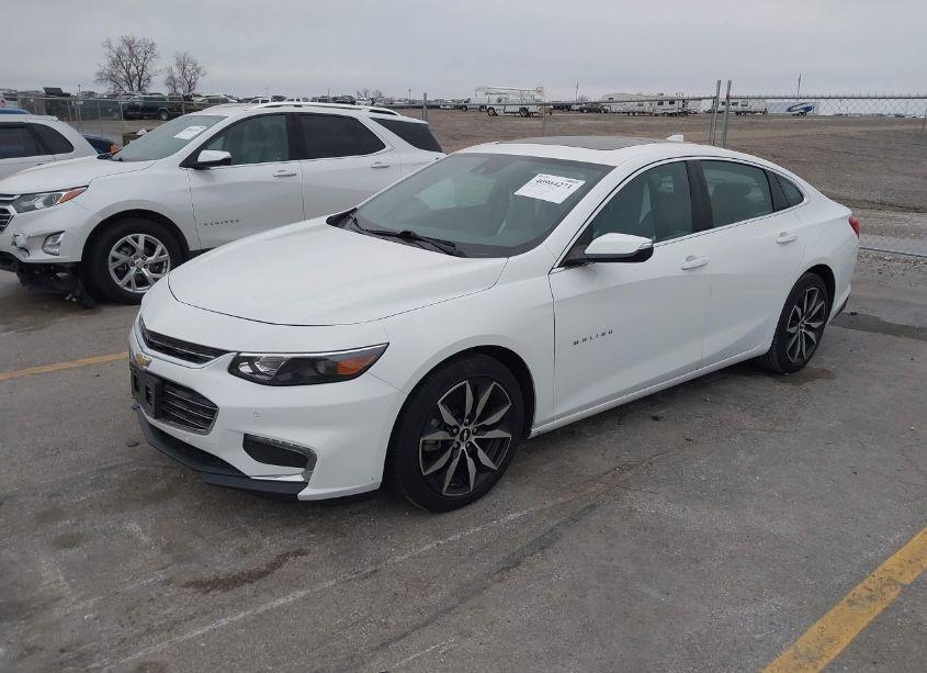 Photo 2 of 2018 Chevrolet Malibu LT (VIN 1G1ZD5ST0JF111882)