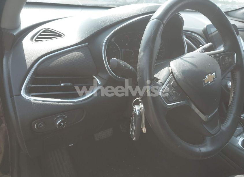 Photo 11 of 2018 Chevrolet Malibu LT (VIN 1G1ZD5ST0JF115253)