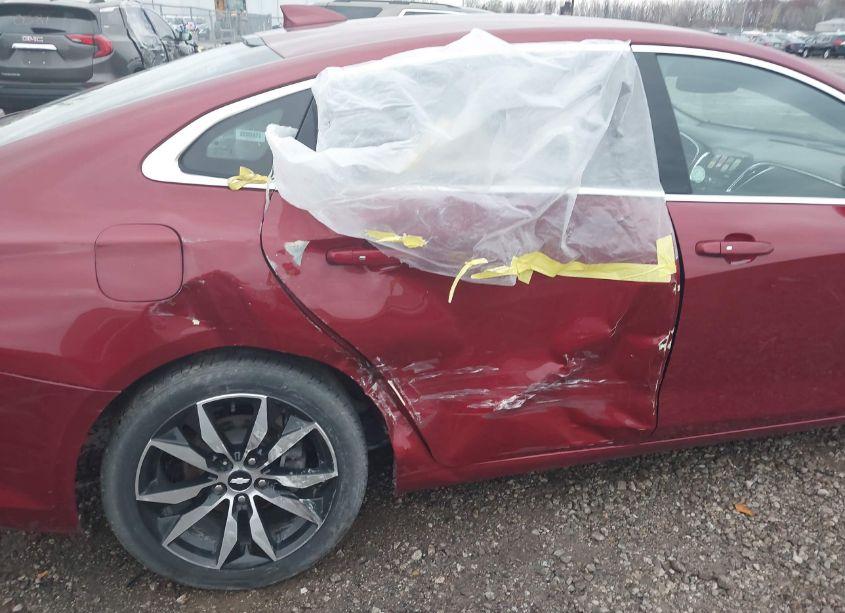 Photo 6 of 2018 Chevrolet Malibu LT (VIN 1G1ZD5ST0JF116838)