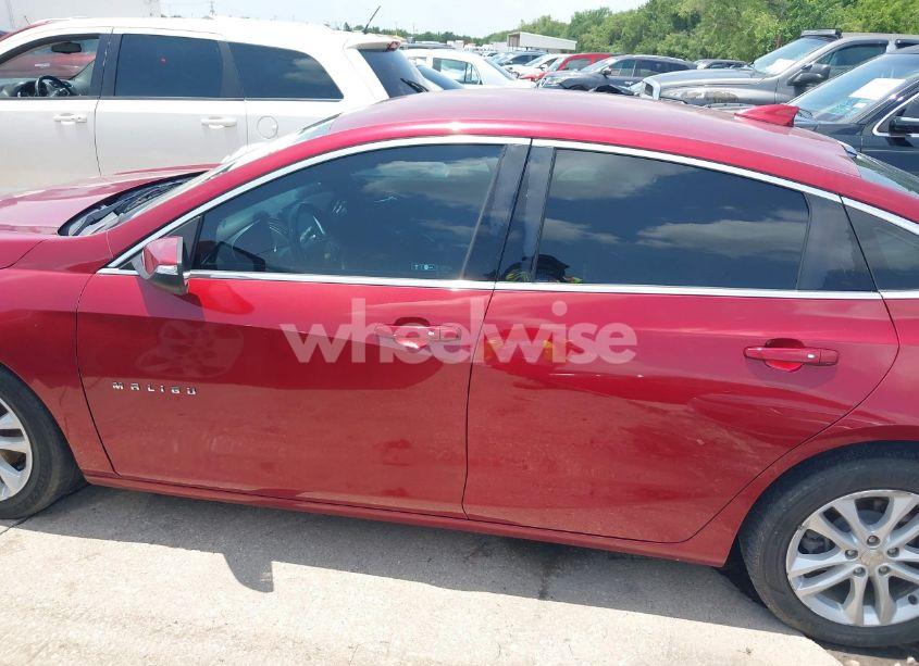 Photo 14 of 2018 Chevrolet Malibu LT (VIN 1G1ZD5ST0JF117858)