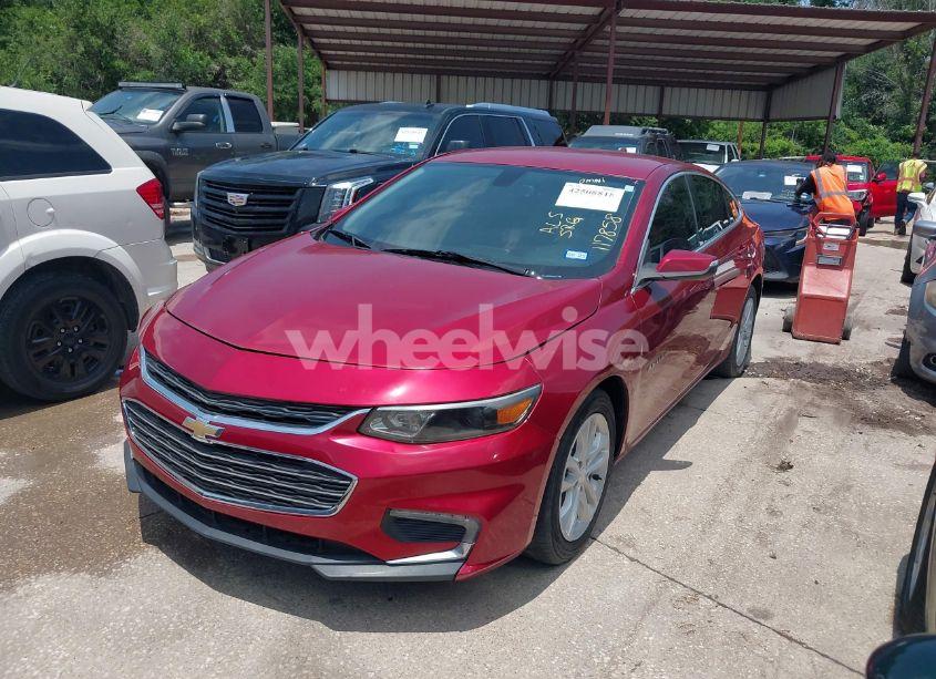 Photo 2 of 2018 Chevrolet Malibu LT (VIN 1G1ZD5ST0JF117858)
