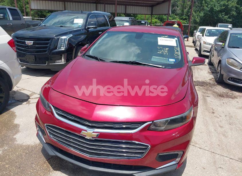 Photo 6 of 2018 Chevrolet Malibu LT (VIN 1G1ZD5ST0JF117858)