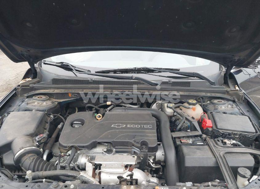 Photo 10 of 2018 Chevrolet Malibu LT (VIN 1G1ZD5ST0JF121621)