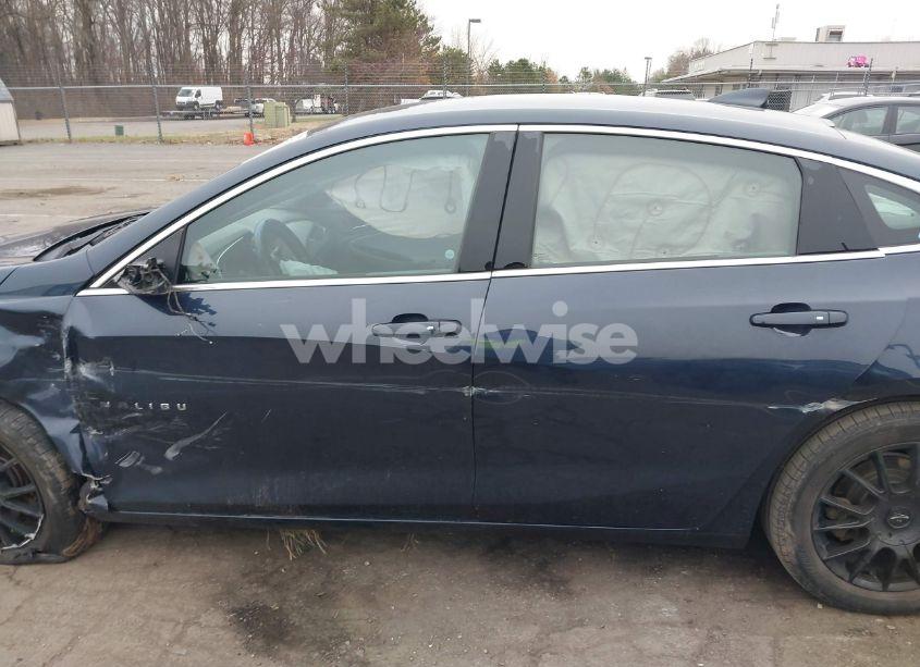 Photo 14 of 2018 Chevrolet Malibu LT (VIN 1G1ZD5ST0JF121621)