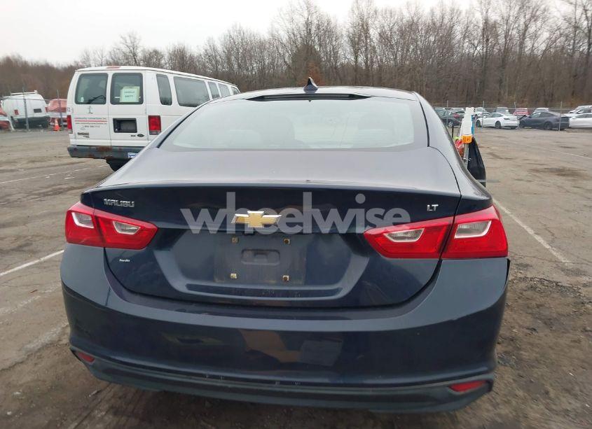 Photo 16 of 2018 Chevrolet Malibu LT (VIN 1G1ZD5ST0JF121621)