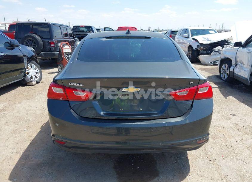 Photo 17 of 2018 Chevrolet Malibu LT (VIN 1G1ZD5ST0JF126544)