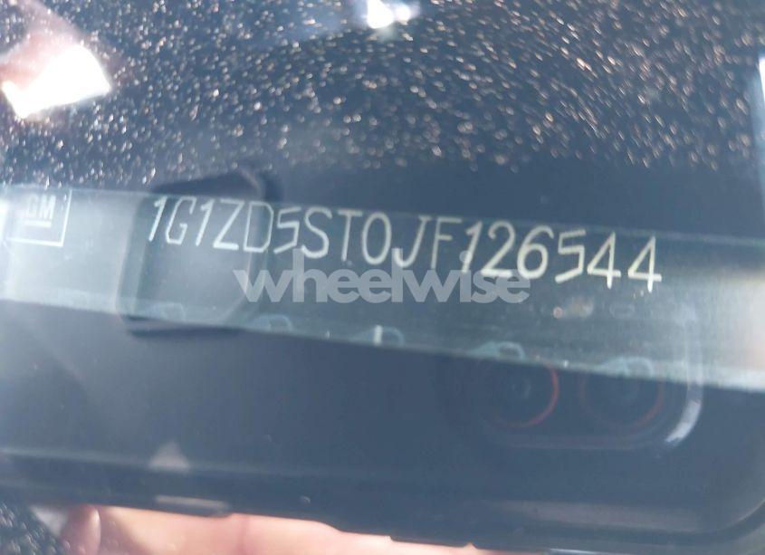 Photo 9 of 2018 Chevrolet Malibu LT (VIN 1G1ZD5ST0JF126544)