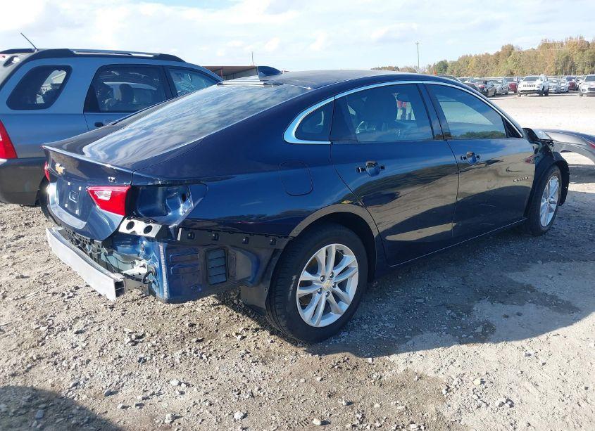 Photo 4 of 2018 Chevrolet Malibu LT (VIN 1G1ZD5ST0JF135356)