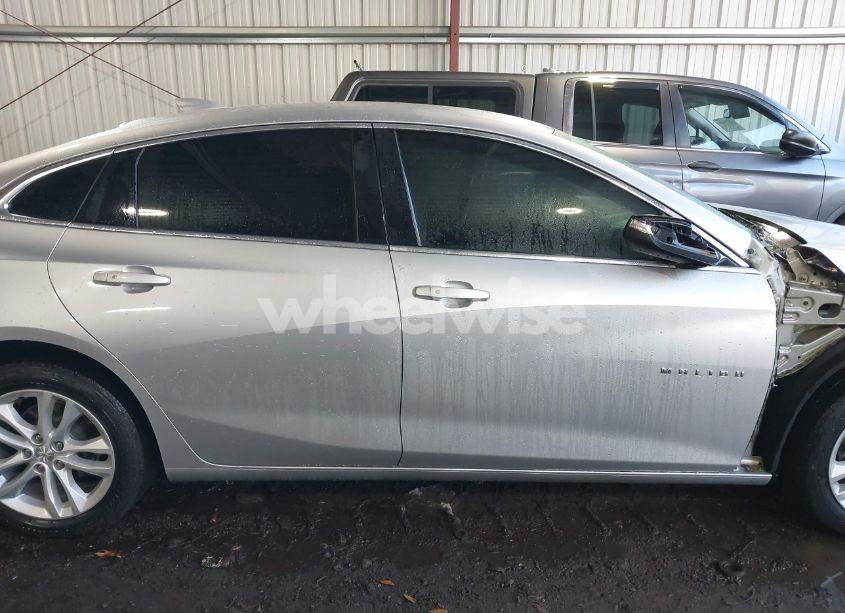 Photo 14 of 2018 Chevrolet Malibu LT (VIN 1G1ZD5ST0JF138144)