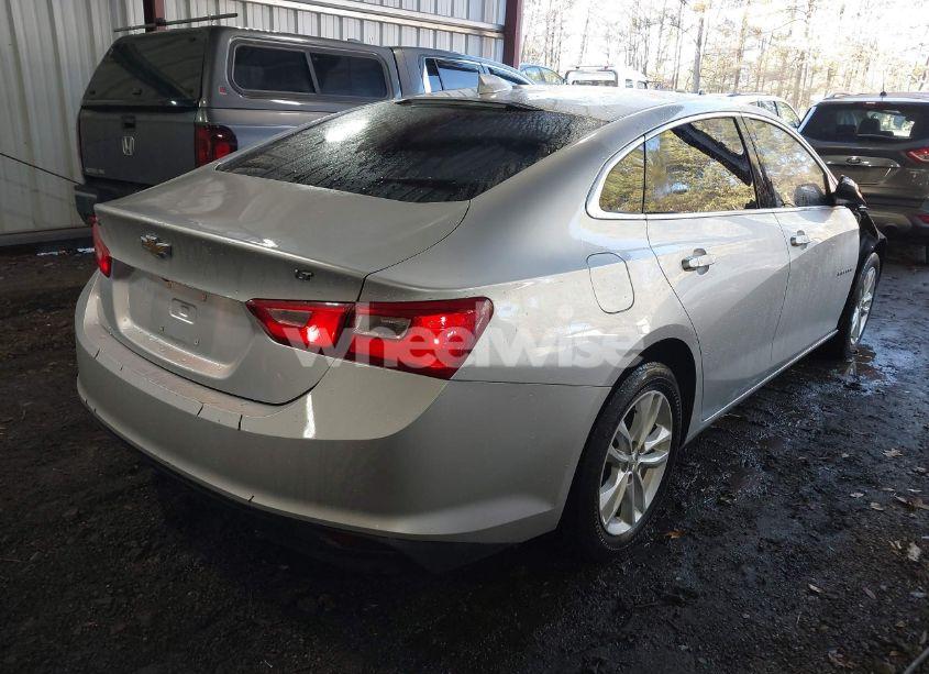 Photo 4 of 2018 Chevrolet Malibu LT (VIN 1G1ZD5ST0JF138144)