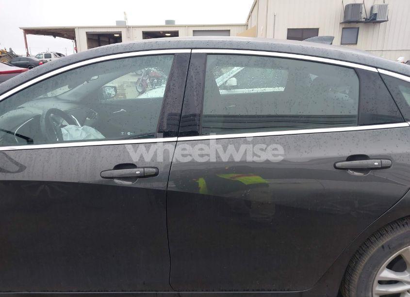 Photo 14 of 2018 Chevrolet Malibu LT (VIN 1G1ZD5ST0JF140248)