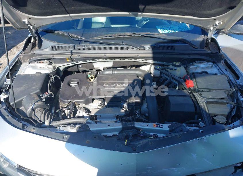 Photo 10 of 2018 Chevrolet Malibu LT (VIN 1G1ZD5ST0JF140962)