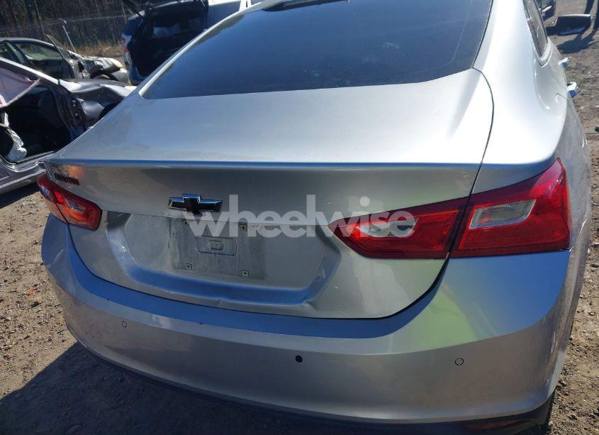 Photo 16 of 2018 Chevrolet Malibu LT (VIN 1G1ZD5ST0JF140962)