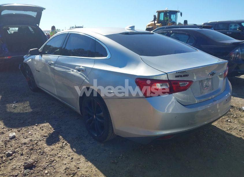 Photo 3 of 2018 Chevrolet Malibu LT (VIN 1G1ZD5ST0JF140962)