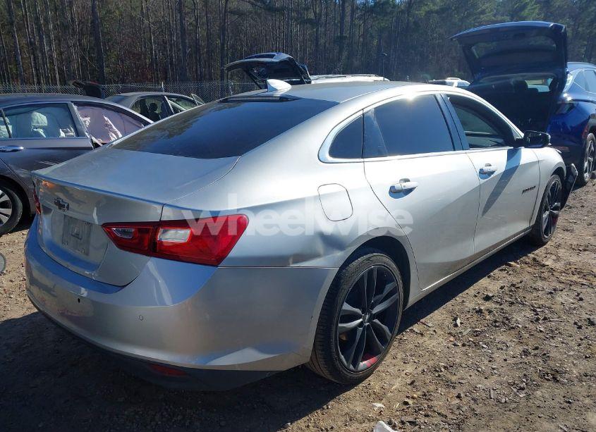 Photo 4 of 2018 Chevrolet Malibu LT (VIN 1G1ZD5ST0JF140962)