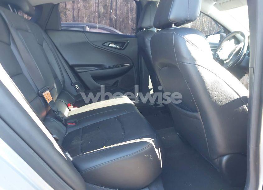 Photo 8 of 2018 Chevrolet Malibu LT (VIN 1G1ZD5ST0JF140962)