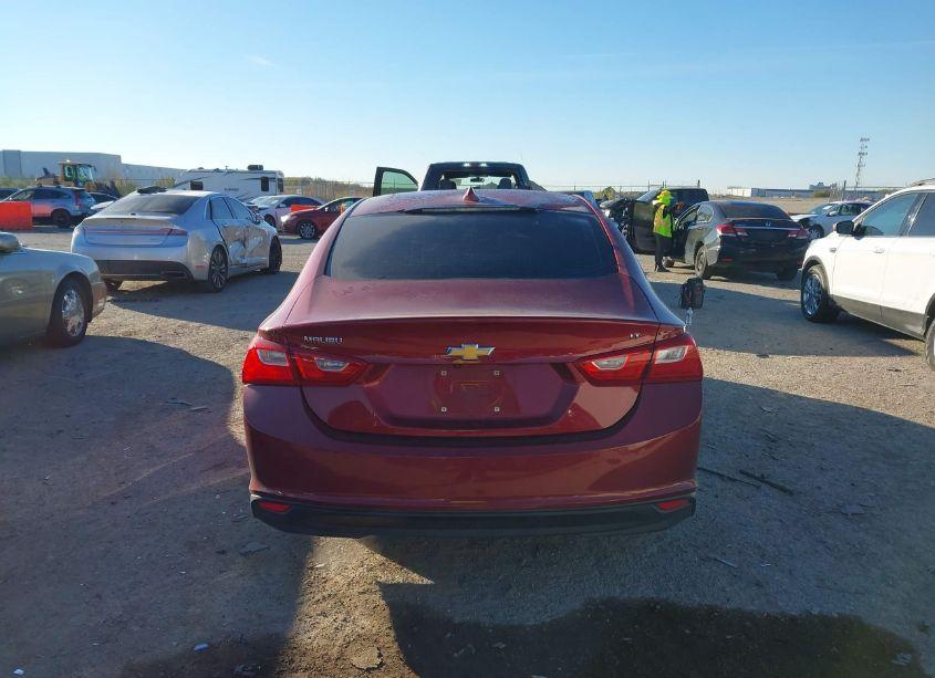 Photo 16 of 2018 Chevrolet Malibu LT (VIN 1G1ZD5ST0JF144459)