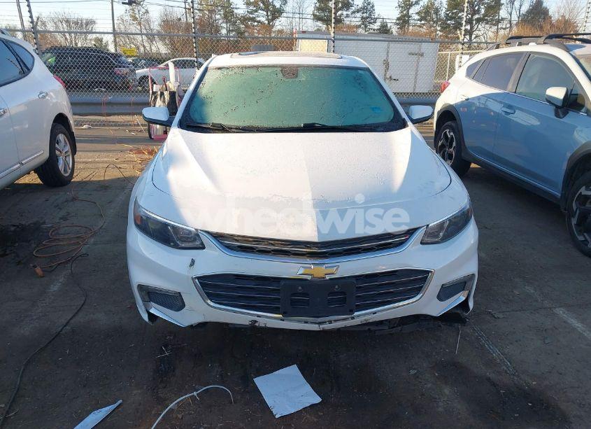 Photo 12 of 2018 Chevrolet Malibu LT (VIN 1G1ZD5ST0JF146308)