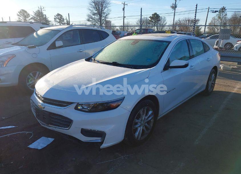 Photo 2 of 2018 Chevrolet Malibu LT (VIN 1G1ZD5ST0JF146308)