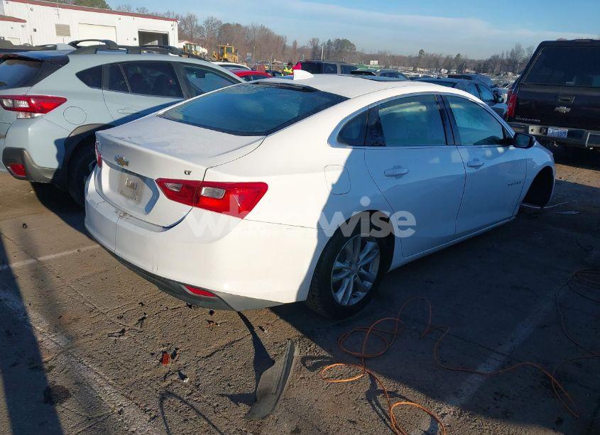 Photo 4 of 2018 Chevrolet Malibu LT (VIN 1G1ZD5ST0JF146308)
