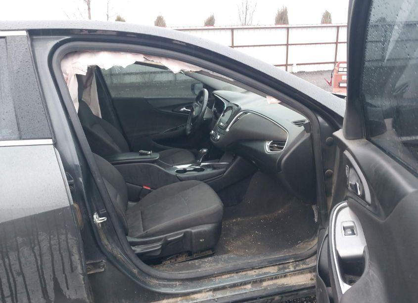 Photo 5 of 2018 Chevrolet Malibu LT (VIN 1G1ZD5ST0JF149516)