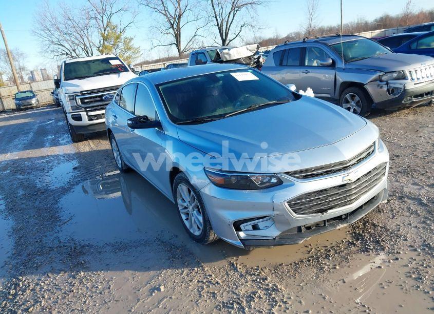 2018 Chevrolet Malibu LT (VIN 1G1ZD5ST0JF151847) main photo