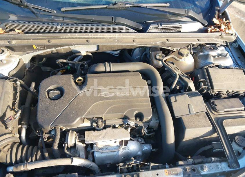 Photo 10 of 2018 Chevrolet Malibu LT (VIN 1G1ZD5ST0JF151847)