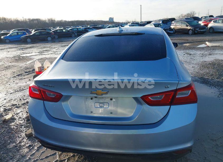 Photo 16 of 2018 Chevrolet Malibu LT (VIN 1G1ZD5ST0JF151847)