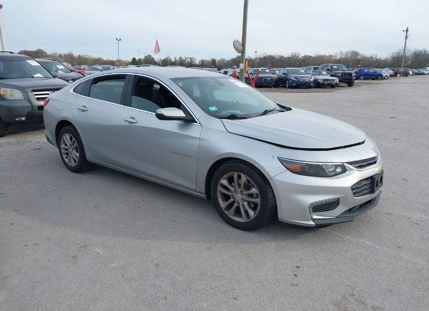 2018 Chevrolet Malibu LT (VIN 1G1ZD5ST0JF160807) main photo