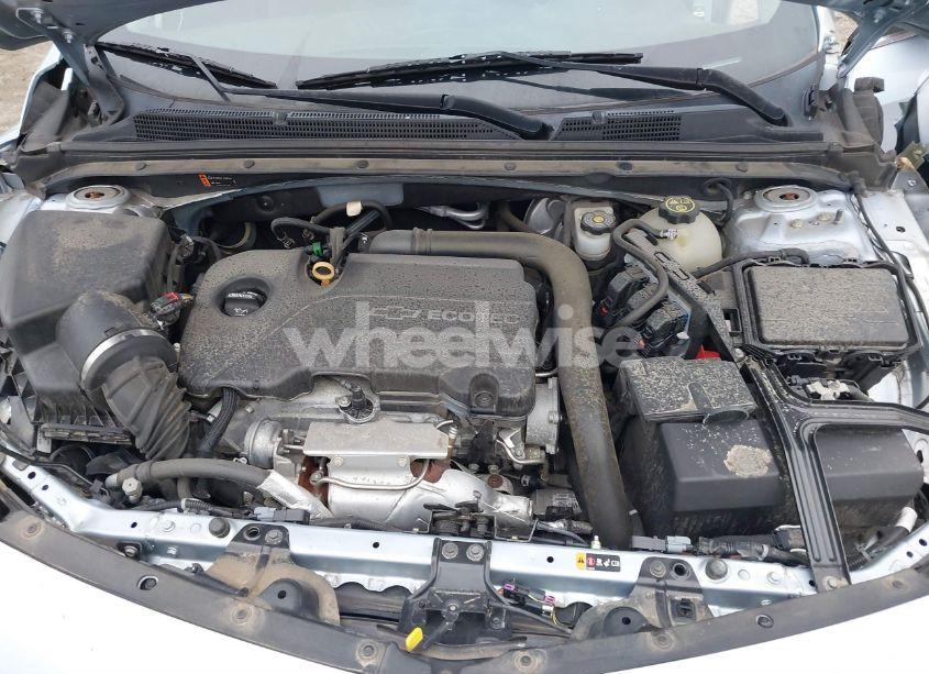 Photo 10 of 2018 Chevrolet Malibu LT (VIN 1G1ZD5ST0JF166218)