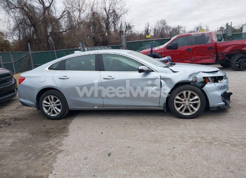 Photo 13 of 2018 Chevrolet Malibu LT (VIN 1G1ZD5ST0JF166218)