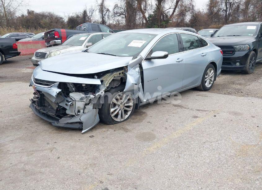 Photo 2 of 2018 Chevrolet Malibu LT (VIN 1G1ZD5ST0JF166218)