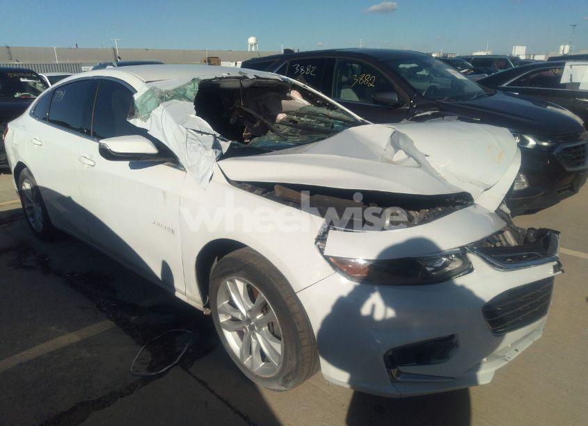 2018 Chevrolet Malibu LT (VIN 1G1ZD5ST0JF167787) main photo